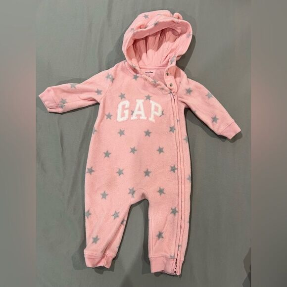 Gap Onesie - Picture 1 of 5